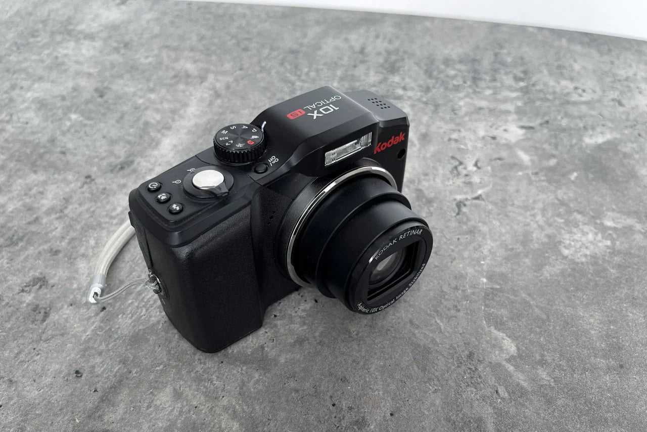 Kodak Easyshare Z915 Digital Camera: 10MP, 10X Optical Zoom