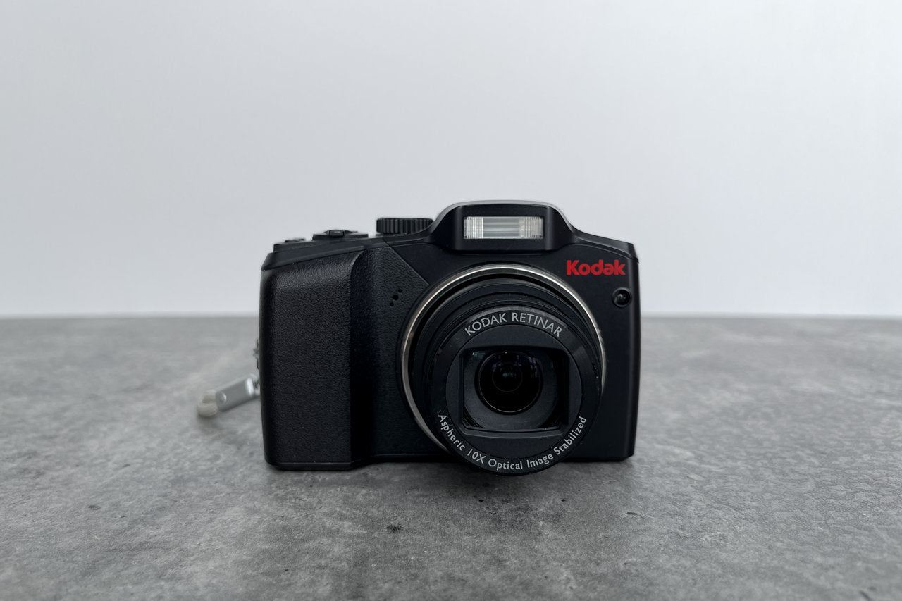 Kodak Easyshare Z915 Digital Camera: 10MP, 10X Optical Zoom