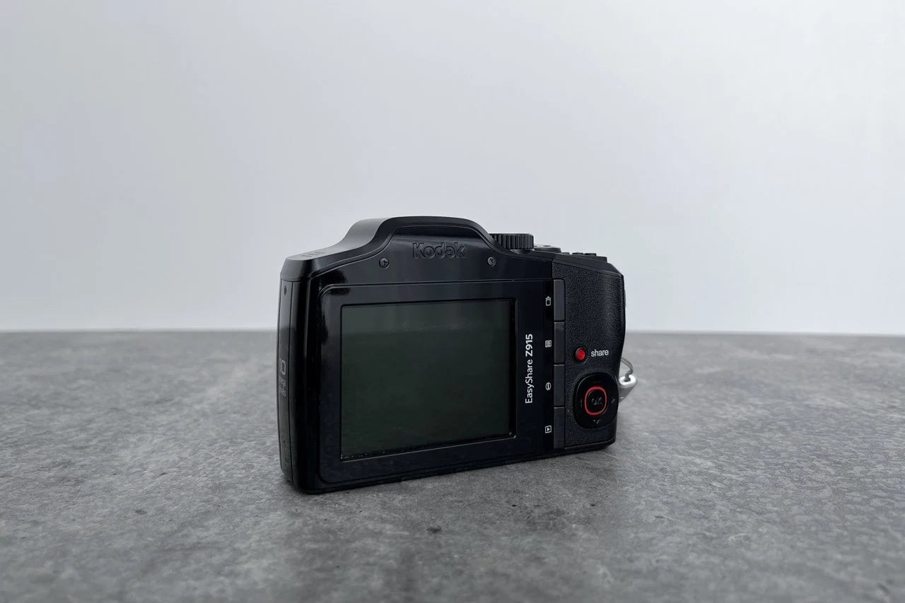 Kodak Easyshare Z915 Digital Camera: 10MP, 10X Optical Zoom