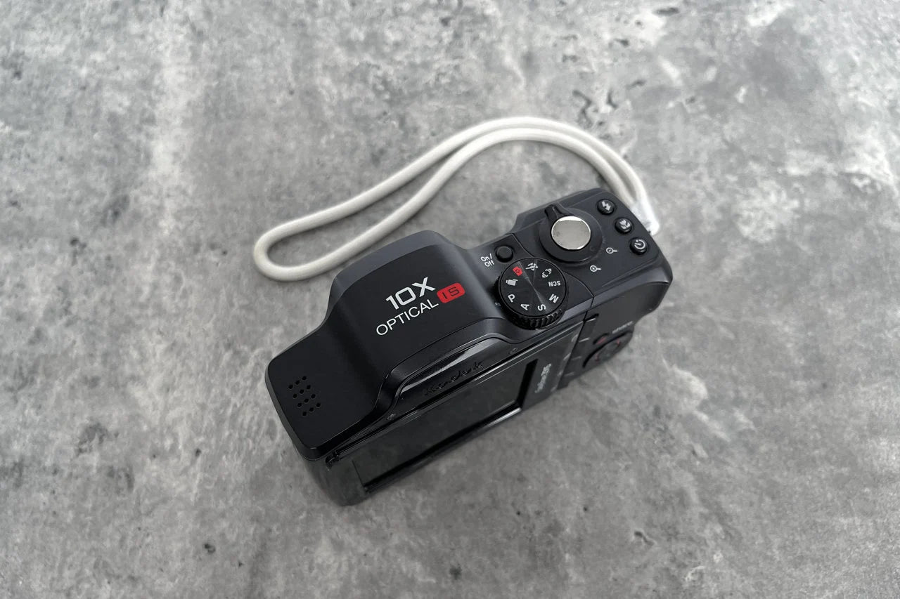 Kodak Easyshare Z915 Digital Camera: 10MP, 10X Optical Zoom