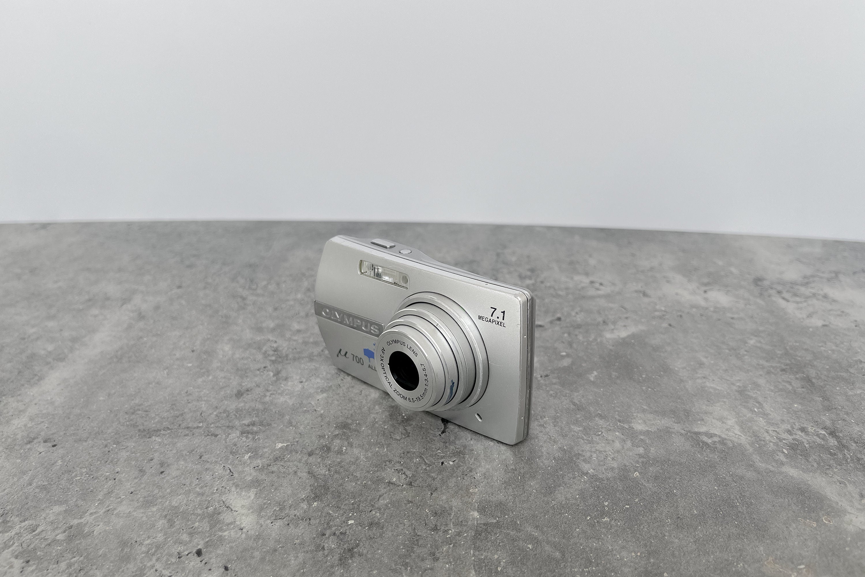 Olympus Mju 700 Digital Camera: Vintage Silver Camera