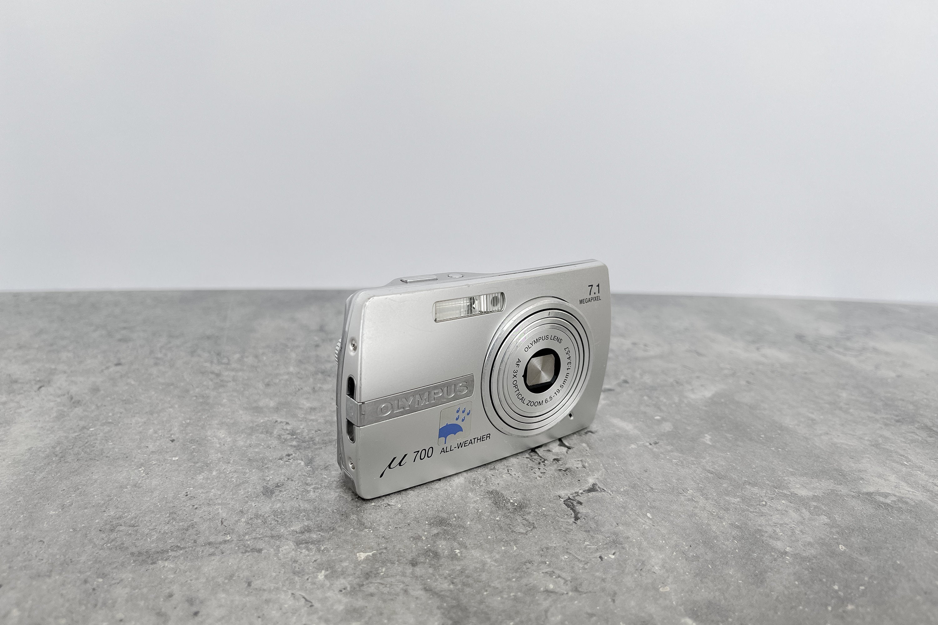Olympus Mju 700 Digital Camera: Vintage Silver Camera