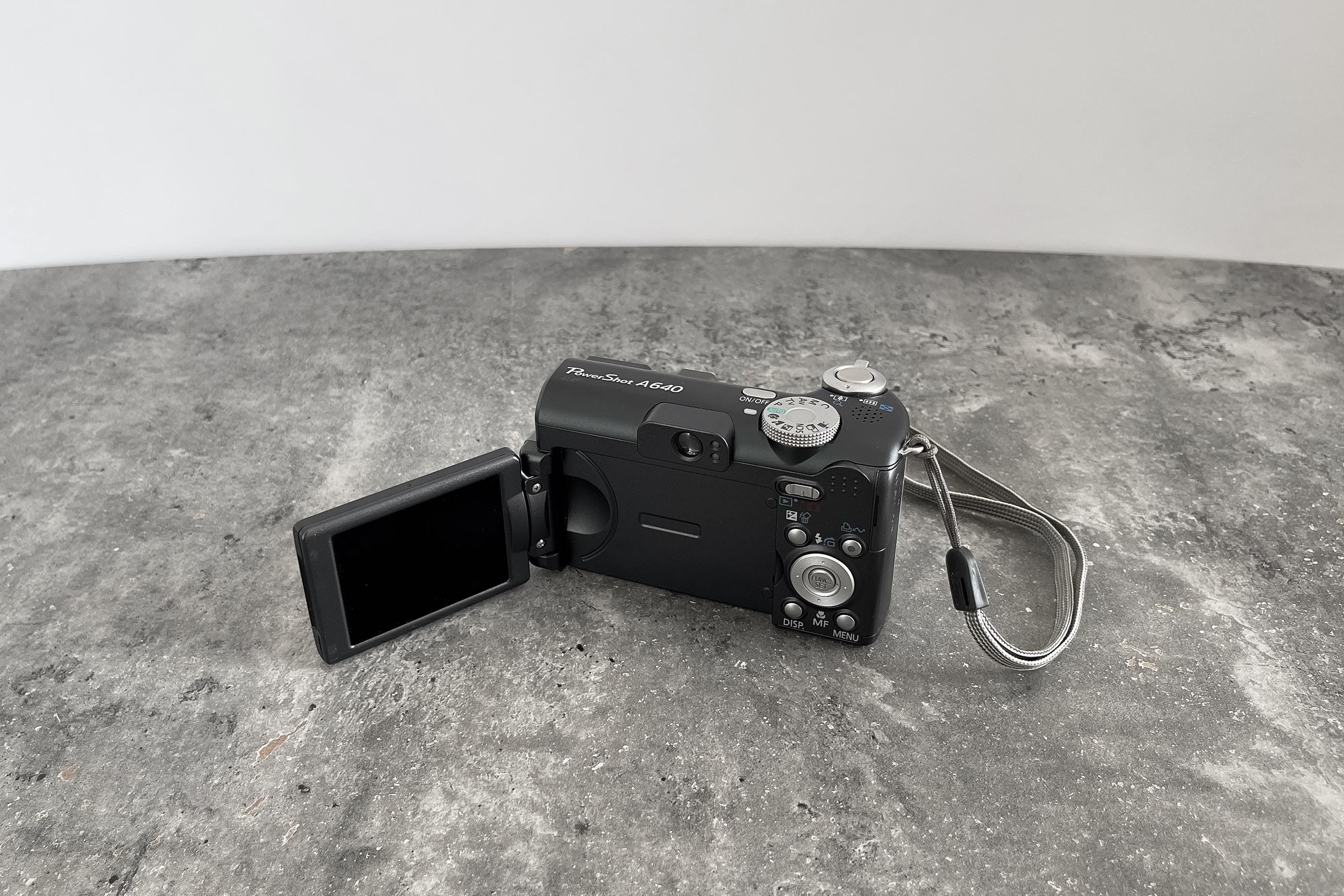 Canon Powershot A640: 10.0 MP Compact Digital Camera